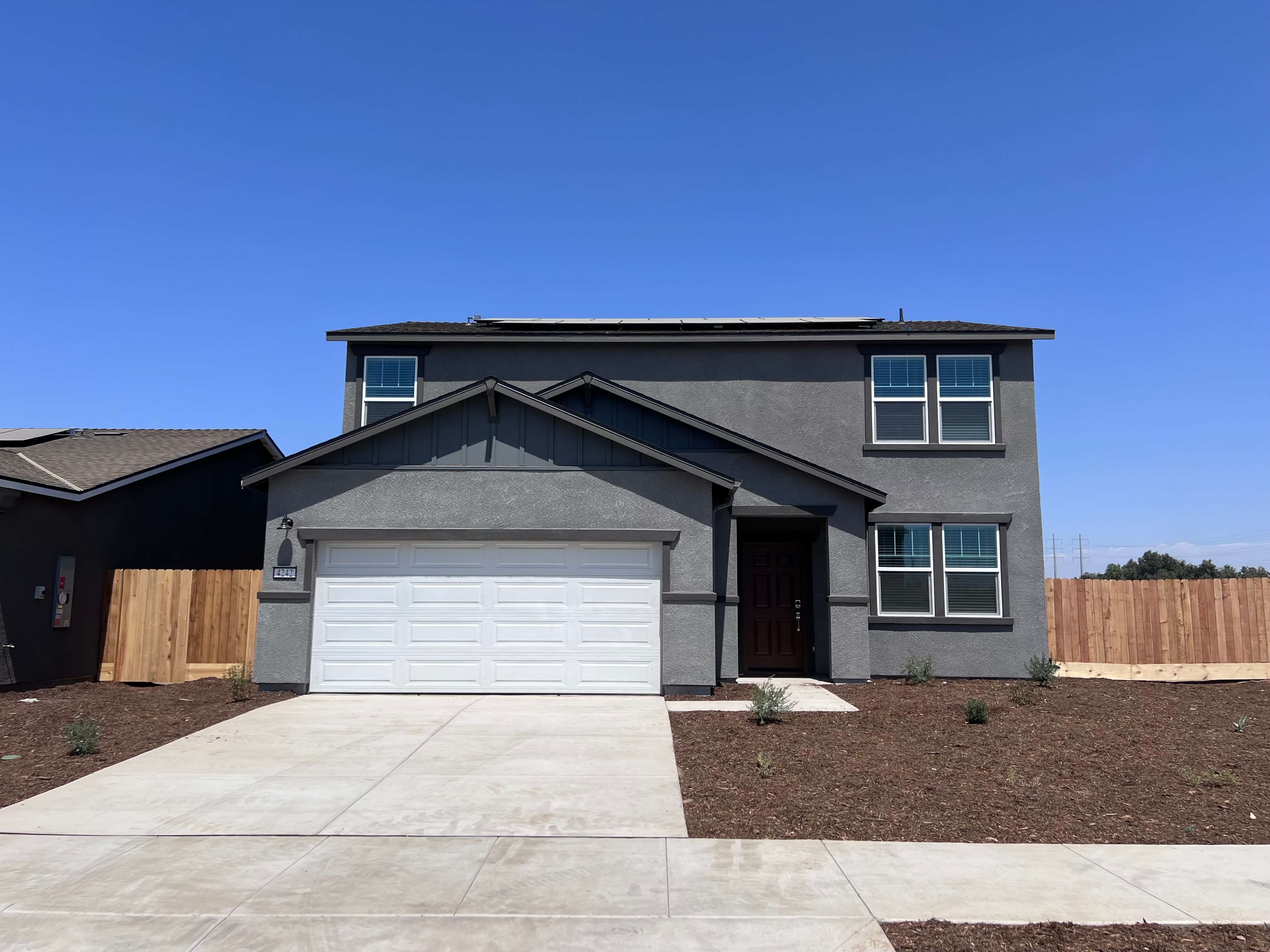 0031 4242 E. Magnolia Street
