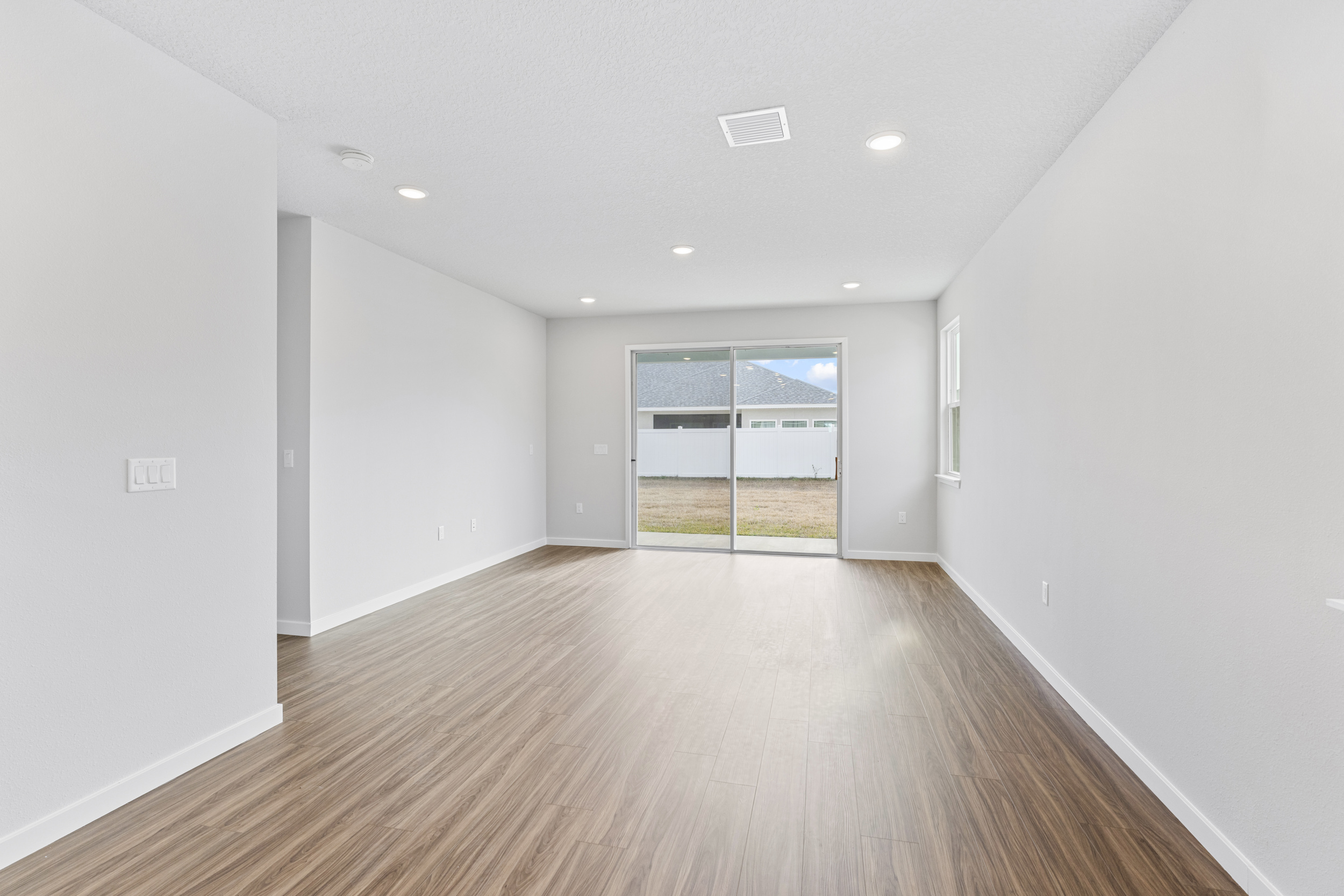 Lot 26 Open Dining Area at The Preserve at Camden Woods